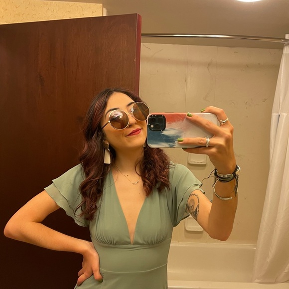 Meet your Posher, Megan - Picture 1 of 1